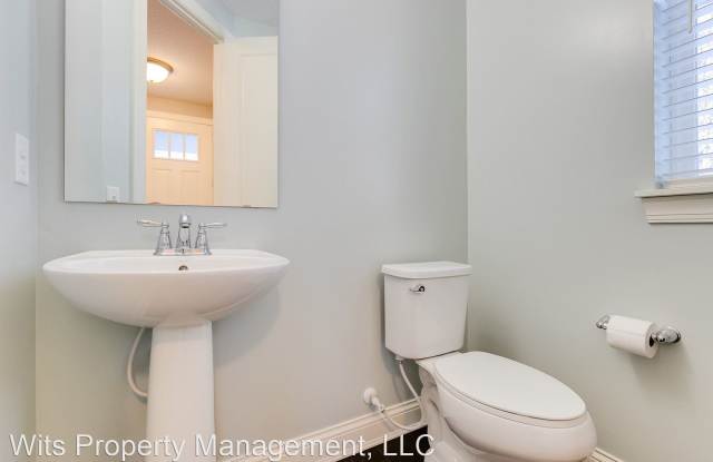 12558 Naples St NE, Unit A Gallery 4