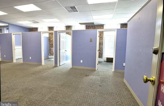 218 E LEXINGTON Street Gallery 1