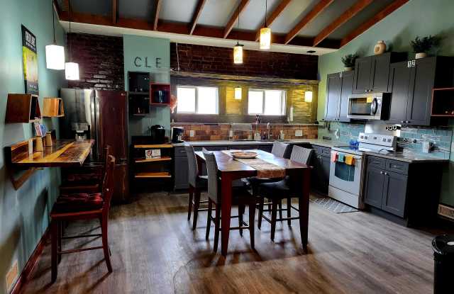 4472 State Road Loft- 2 Gallery 4