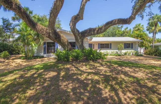 611 Gardenia Lane Gallery 2