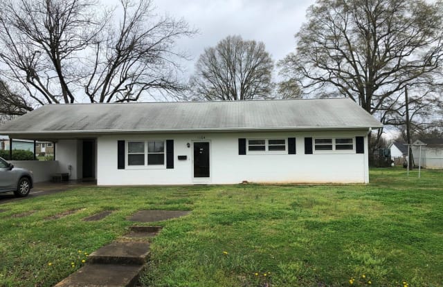1104 Fair St - 1104 Fair Street, Burlington, NC 27217