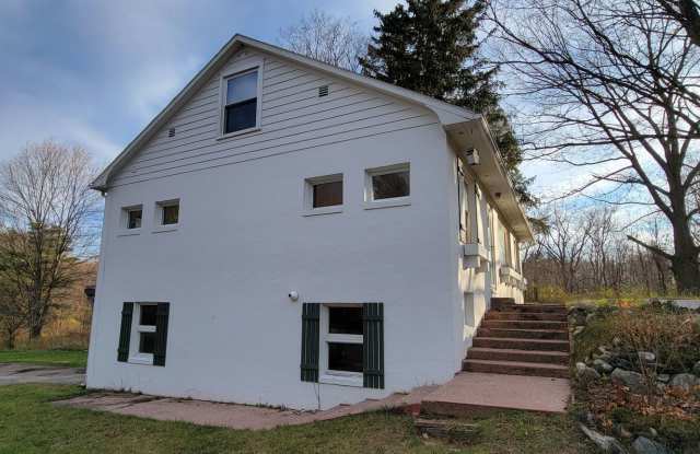 Charming home close to downtown Traverse City photos photos