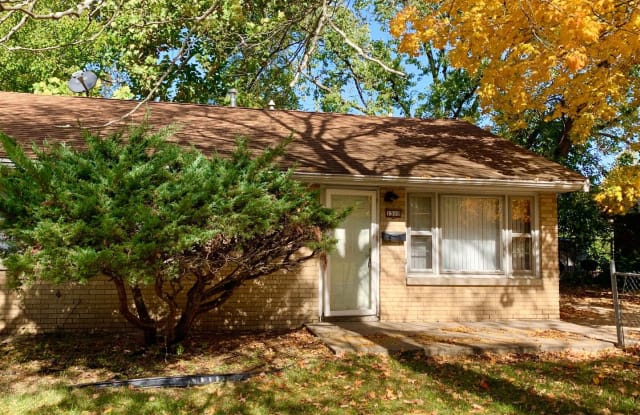 1510 Williamsburg - 1510 Williamsburg Drive, Champaign, IL 61821