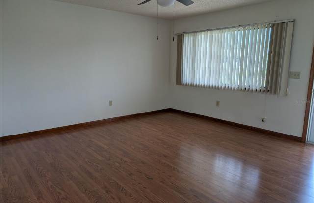 10881 SW 78TH Court Gallery 2