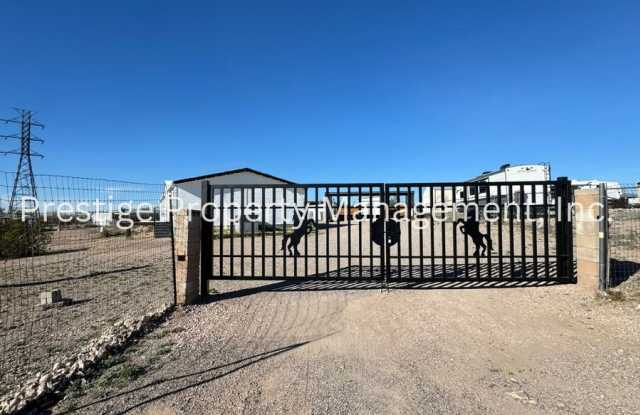 This 4/2 Vail Manufactured Home Is On A 1 Acre Lot!!! - 13260 South Hound Dog Road, Vail, AZ 85641