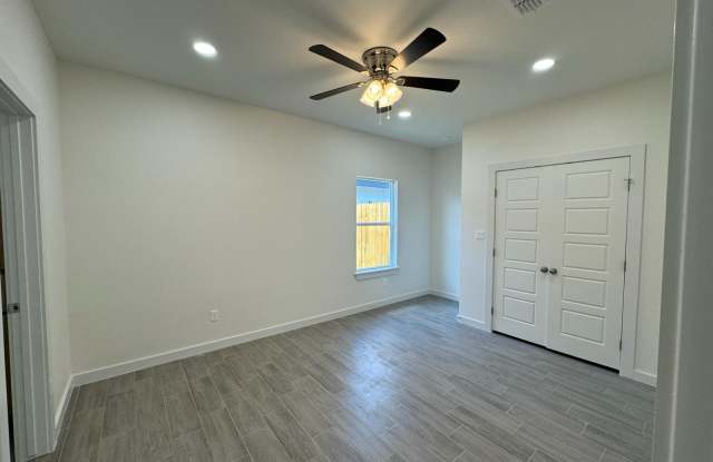 1202 W Platinum Dr Gallery 3