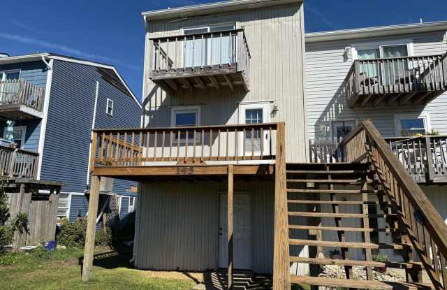 Charming 2 bedroom townhouse Gallery 1