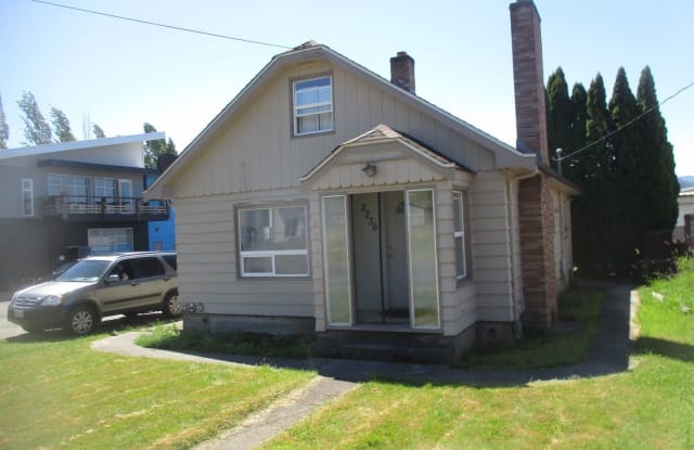 1504 Carolina St (2236 Queen St) - 1504 Carolina Street, Bellingham, WA 98229