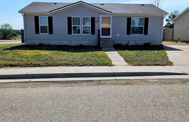 ALL PROSPECTIVE TENANTS MUST SUBMIT A $58 NON-REFUNDABLE APPLICATION FEE PER APPLICANT ONLINE AND BE PRE-QUALIFIED PRIOR TO ANY SHOWINGS photos photos