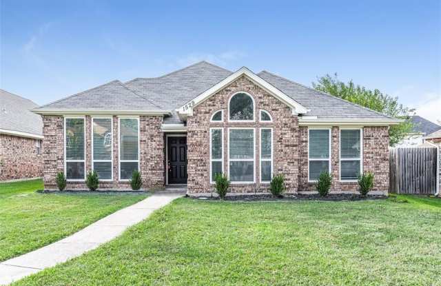 1529 Allen Court - 1529 Allen Court, Cedar Hill, TX 75104