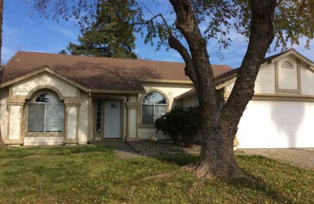 Comfortable Living in a Well-Sized 2-Bed, 2-Bath Home photos photos