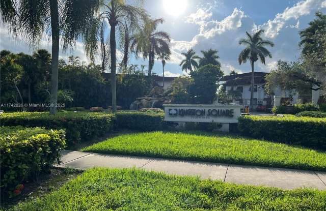 9472 SW 77th Ave - 9472 Southwest 77th Avenue, Kendall, FL 33156