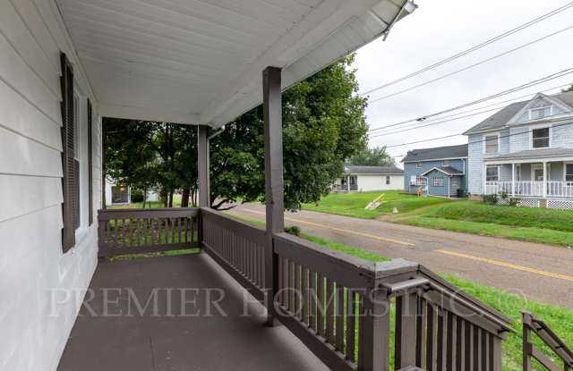 Beautifully renovated 3BR, 1BA home with a yard, porch, and pet-friendly! -1022 5th St SW Canton, OH Gallery 4