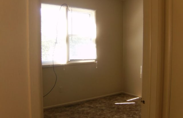523 N. Elder Gallery 3
