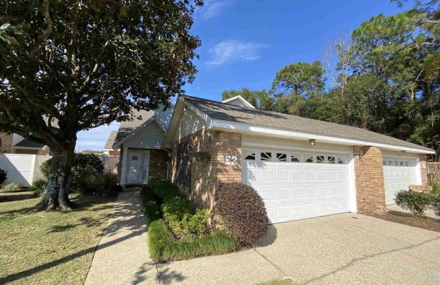 5051 Grande Dr - 5051 Grande Drive, Pensacola, FL 32504