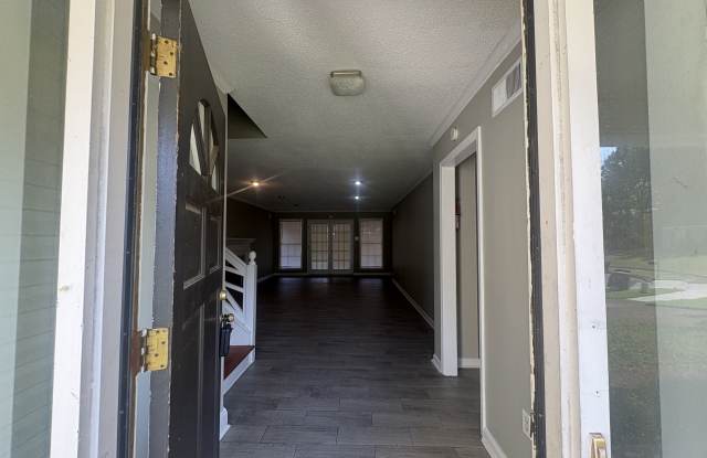 7028 Ashaway Cv Gallery 3