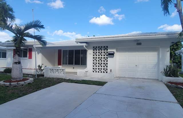 7002 NW 71st Avenue photos photos