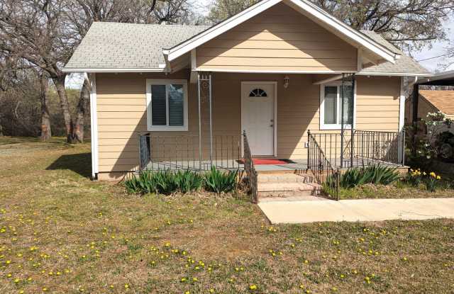 AVAILABLE NOW - $300 OFF 1ST FULL MONTH Modern Remodeled 3BR Home with Bonus Loft & Spacious Living in Midwest City photos photos