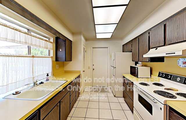 10413 W Oak Ridge Dr Gallery 3
