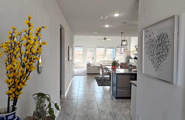 1001 Azure Lane Gallery 3