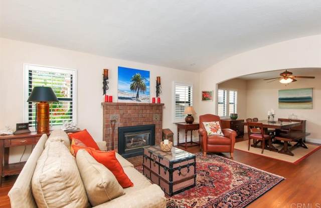 1033 Encino Row Gallery 2