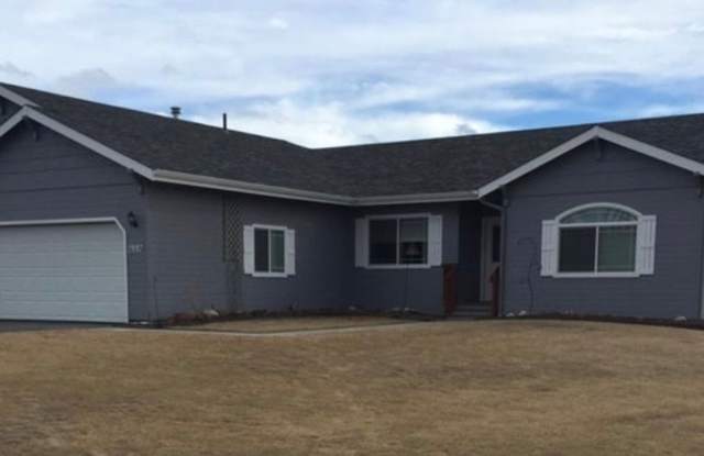 Ranch style 3 bedrooms with an office Plus a 3 car garage and large back yard complete with greenhouse and large shed! photos photos