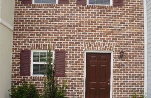 Nice Townhouse in a great location... Gallery 1