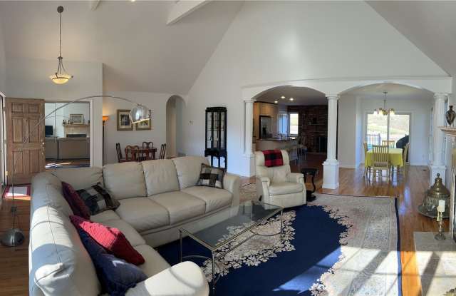 240 Stratmors Road Gallery 3