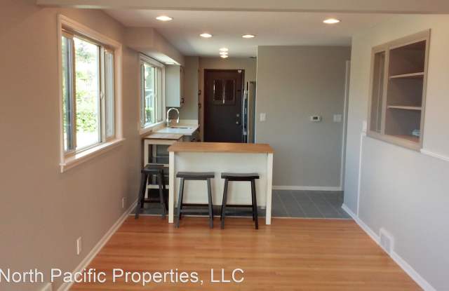 8631 46th Avenue SW Gallery 3