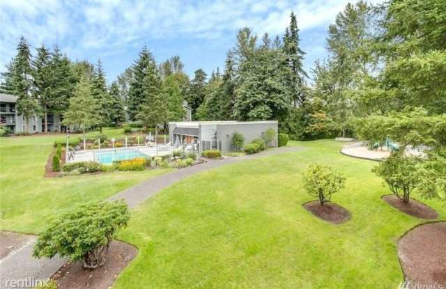 4647 W Lake Sammamish Pkwy NE E301 Gallery 4