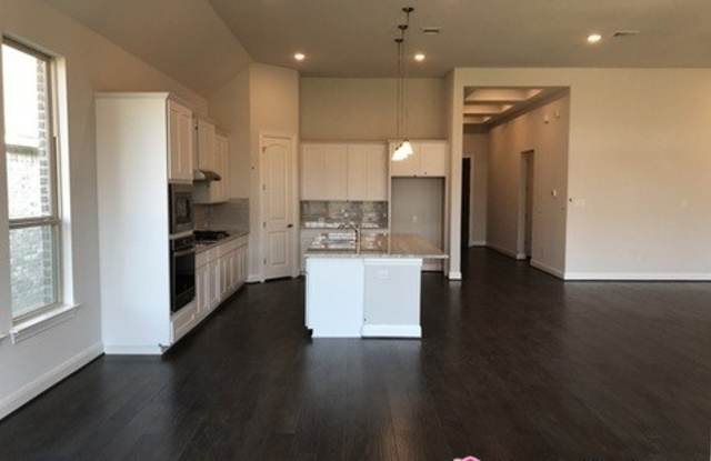 713 Woodview Drive Gallery 3