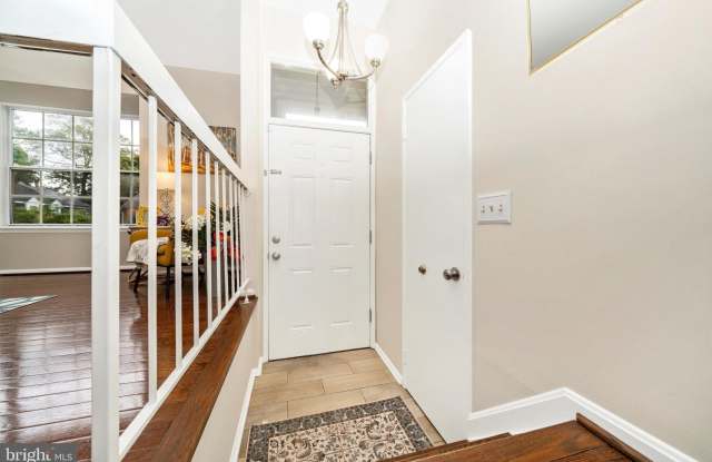 52 CHERRY BEND Court Gallery 4