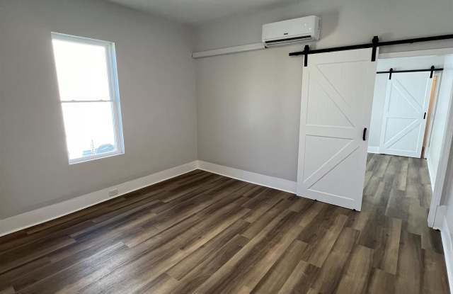 1106 Chapman Avenue Southwest - A photos photos