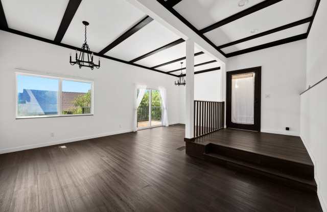 1915 Apex Ave photos photos