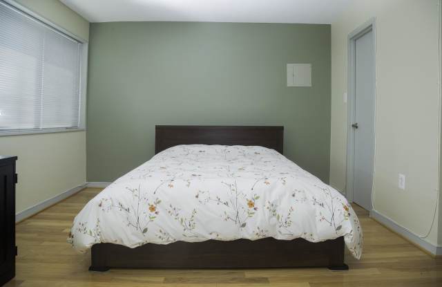 7333 New Hampshire Avenue Gallery 4