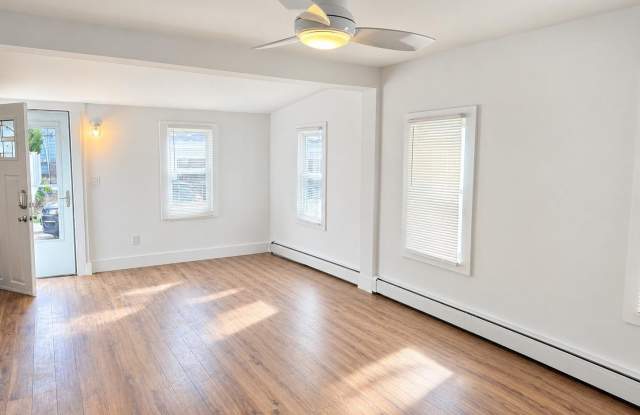 93 New Hampshire Street Gallery 4