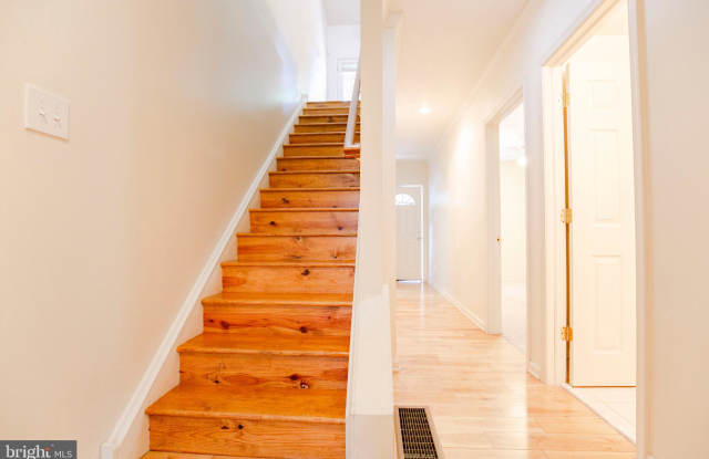 1233 S 4TH STREET - 1233 S 4th St, Philadelphia, PA 19147
