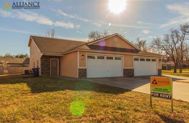 360° VIRTUAL TOUR ~ Over-sized duplex! Two Car Garage! - 2725 Buttonwood Drive, Manhattan, KS 66502