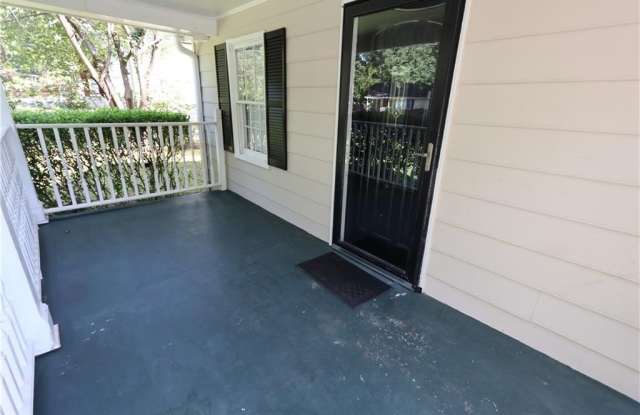771 McLendon Drive Gallery 3