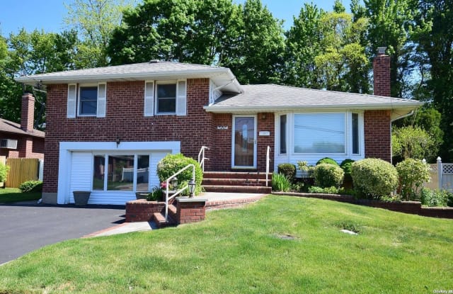 241 Martin Dr - 241 Martin Drive, Syosset, NY 11791