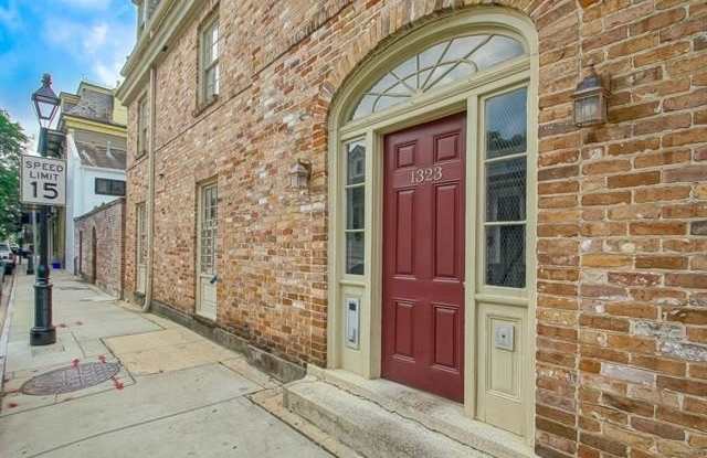 1323 DAUPHINE Street photos photos