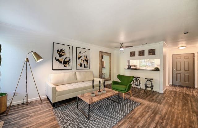 Harbor Oaks Apartment Homes Gallery 2