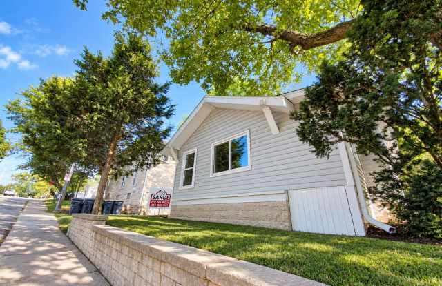 211 E Cottage Grove Ave Gallery 3