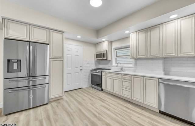 318 S 7th Street - 318 South 7th Street, Elizabeth, NJ 07202