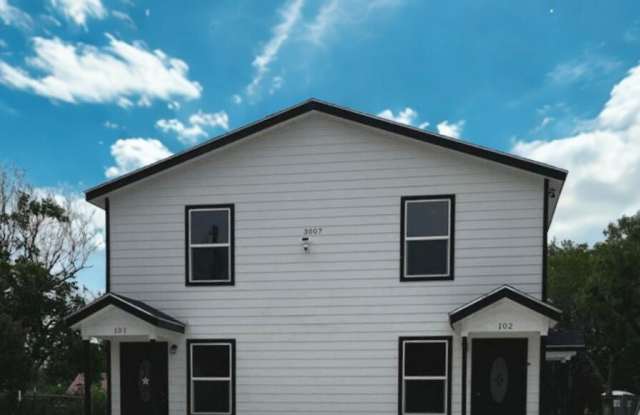 3007 McArthur Ave photos photos