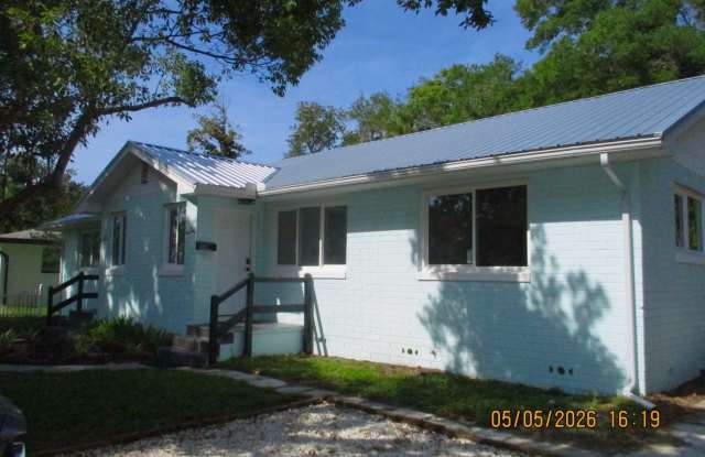 Fully Remodeled 1/2 Duplex in Quiet Neighborhood – Walk to River & Park! photos photos