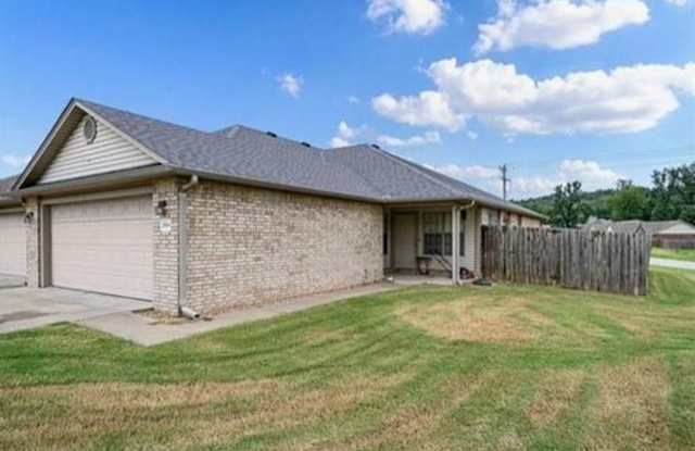 Duplex in Van Buren Coming Available At The End Of May!! photos photos