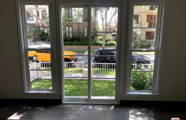 133 S Crescent Dr - 133 South Crescent Drive, Beverly Hills, CA 90212