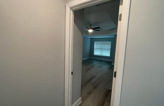 New beautiful 3/2 Gallery 4
