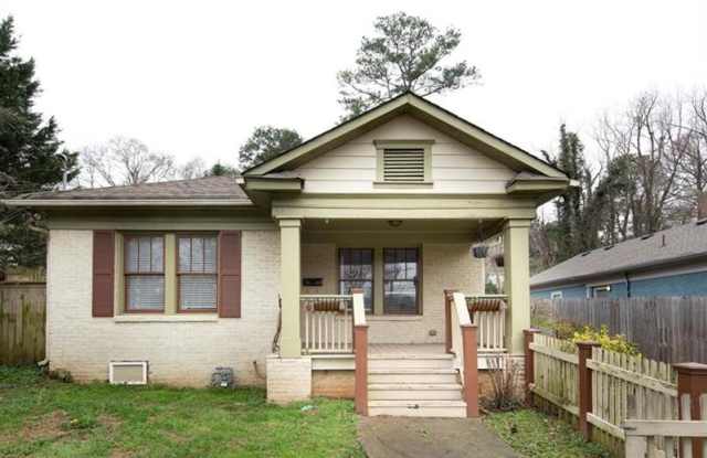 1081 Moreland Avenue SE Gallery 3